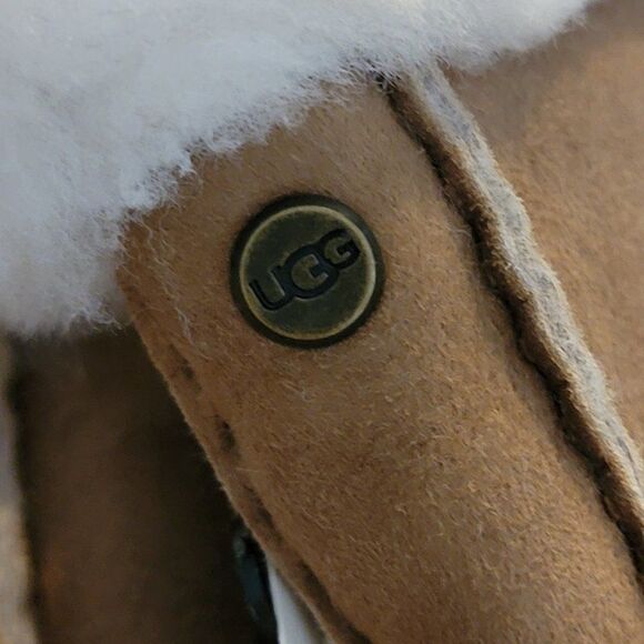 UGG Australia Women perforated Genuine Shearling Handmade Chestnut Glove size L - Picture 7 of 14